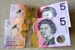 دلار استرالیا رسما سقوط کرد! چه بلایی سر پول استرالیا آمد؟