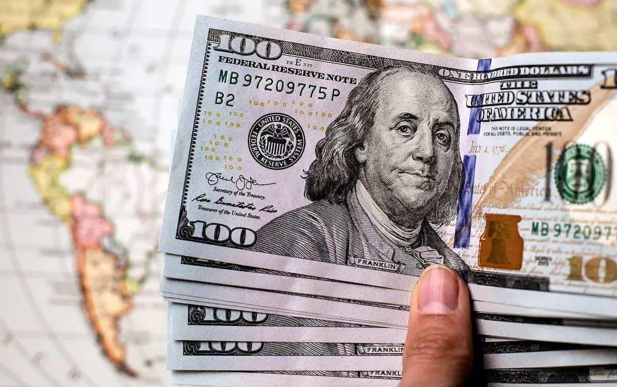 پیشبینی عجیب از قیمت دلار / منتظر افزایش قیمت باشیم؟