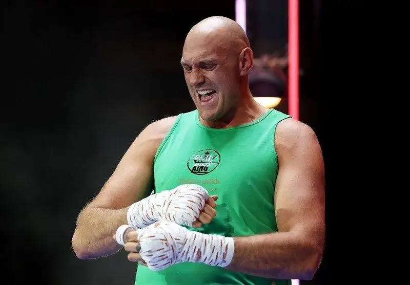 فیوری دوباره در رینگ: قهرمانی به حراج، پول حرف اول را میزند!