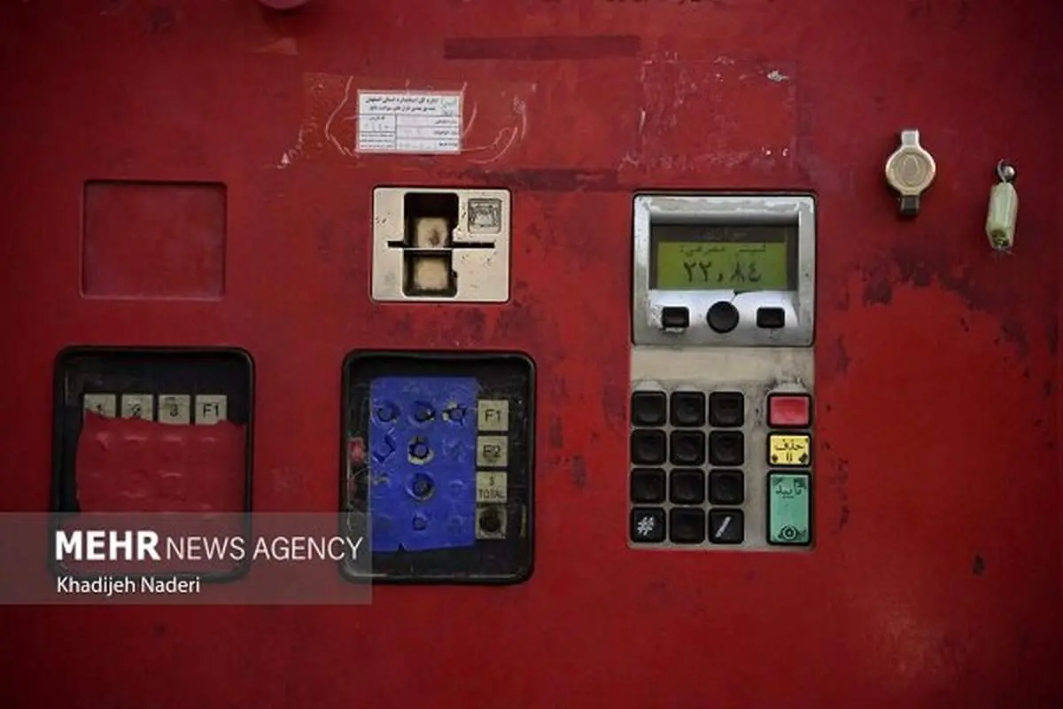 شوک تکذیب، بنزین ۳۰ آبان بالا نمی‌رود؟ 