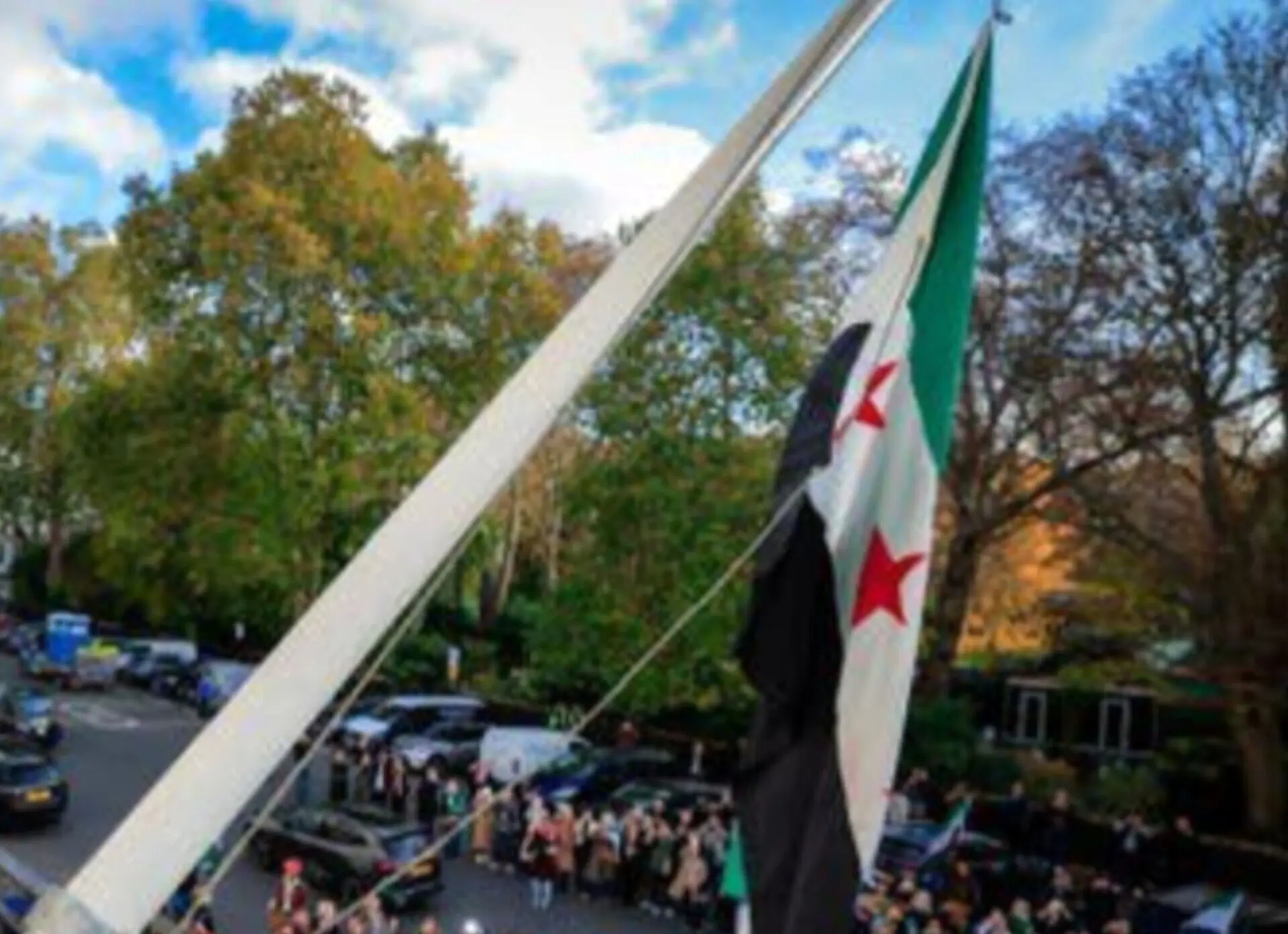 فوری: سفارت سوریه در قلب لندن گشوده شد؛ سیگنال‌های پنهان دیپلماتیک چیست؟