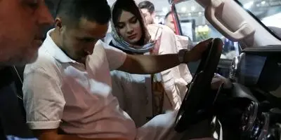 قیمت خودرو امروز: شوک ۱۵ آبان ۱۴۰۴! بازار خودرو در آستانه انفجار؟