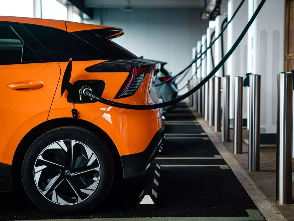 پایان بازی برای یکی! صنعت خودرو جهان: هیبریدی یا برقی؟