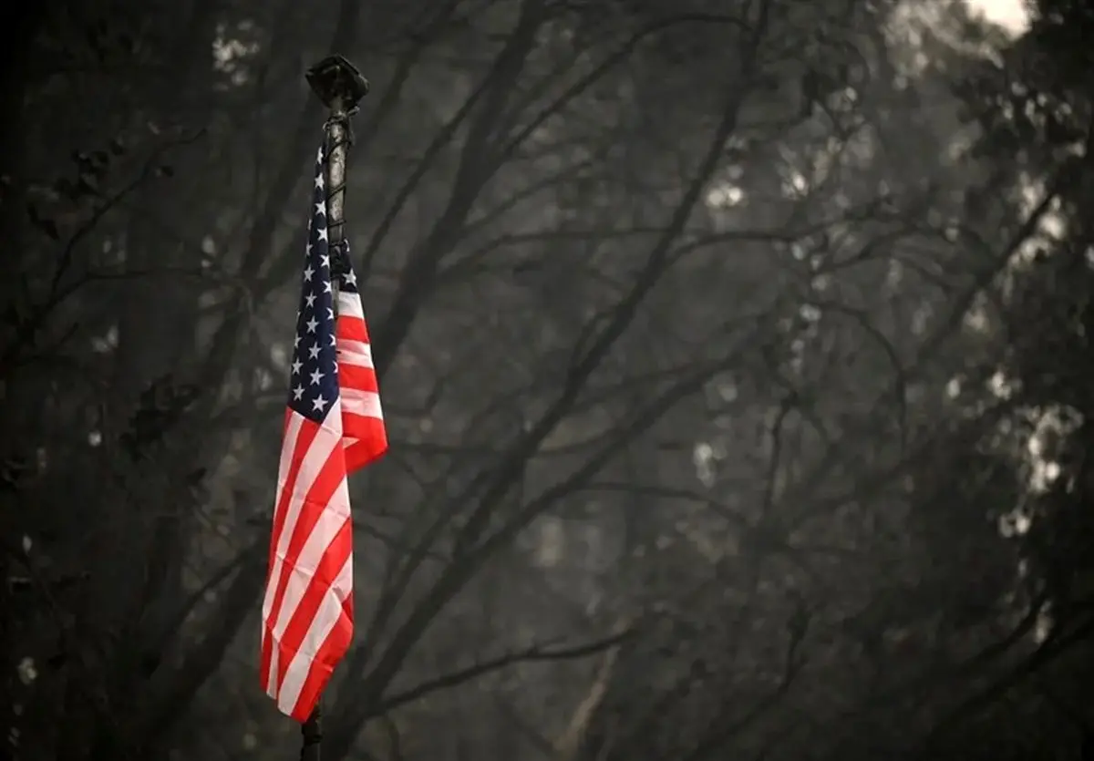 شوک بلومبرگ: آینده آمریکا در خطر! خوش‌بینی مردم ناپدید شد؟