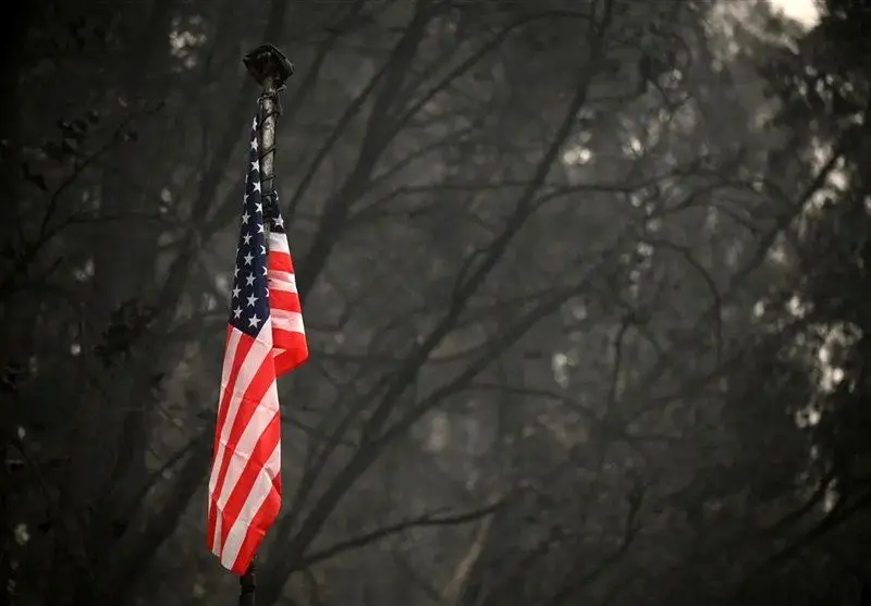 شوک بلومبرگ: آینده آمریکا در خطر! خوش‌بینی مردم ناپدید شد؟