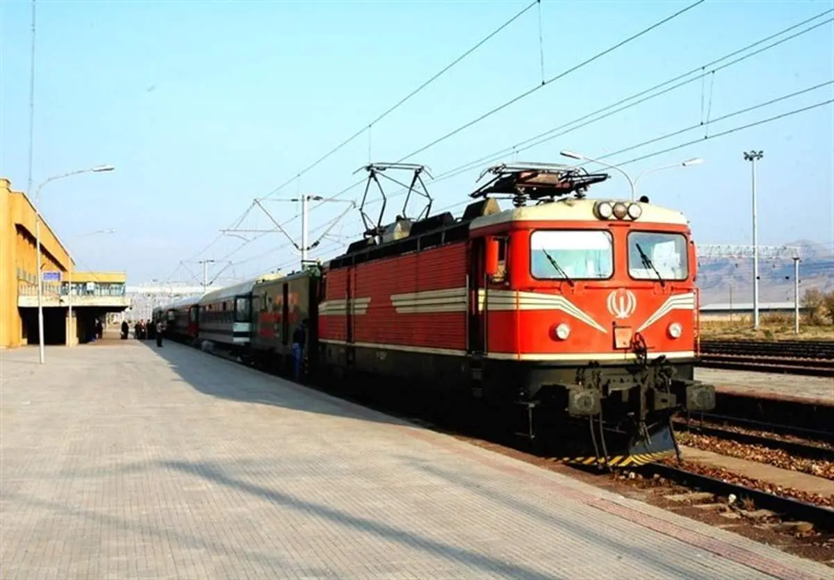 10 همت پولِ دود شد: لکوموتیوها در ایران "بی‌جان" و بخش ریلی "ناکام"!