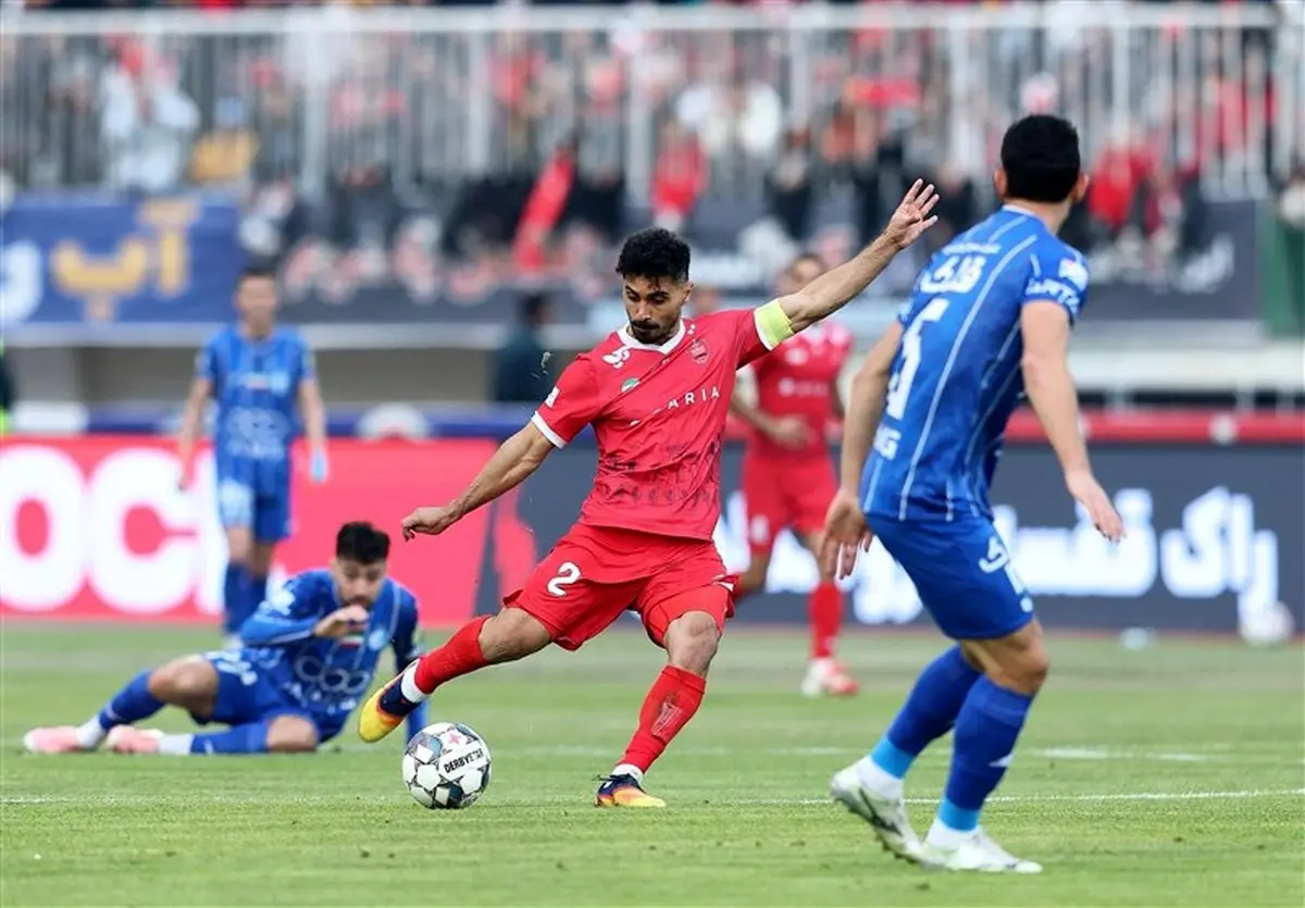 دربی جنجالی: طوفان سرخ یا آبی؟ پرسپولیس و استقلال در نبردی نفس‌گیر!