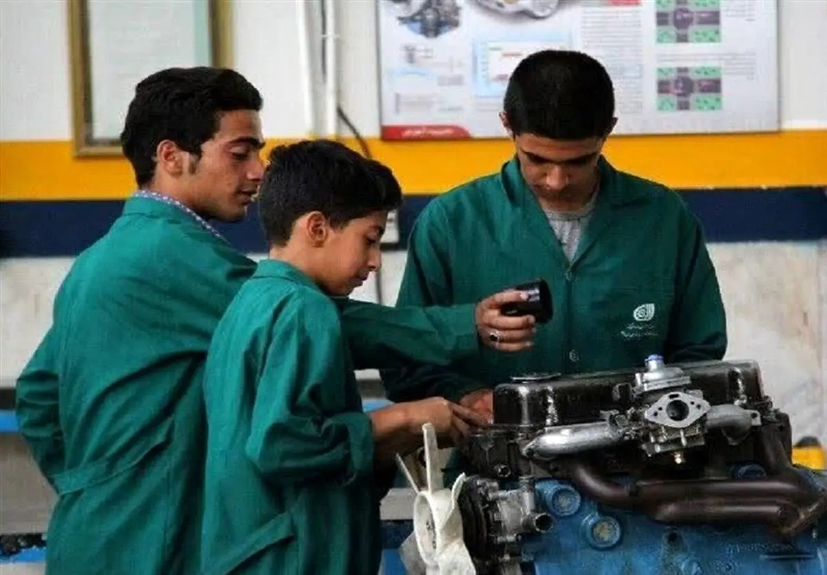 فوری: آیا وزارت کار با شعار "مهارت" شما را فریب می‌دهد؟ حقیقت تلخ پشت پرده بیکاری و دستمزد!