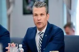 جنگ آمریکا با کارتل‌های کارائیب: وزیر دفاع: با تروریست‌های مواد مخدر مانند القاعده برخورد می‌کنیم