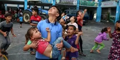 غزه در سوگ: کودک‌کُشی اسرائیل با عروسک‌های مرگبار، جان پزشکان و بیماران در خطر!