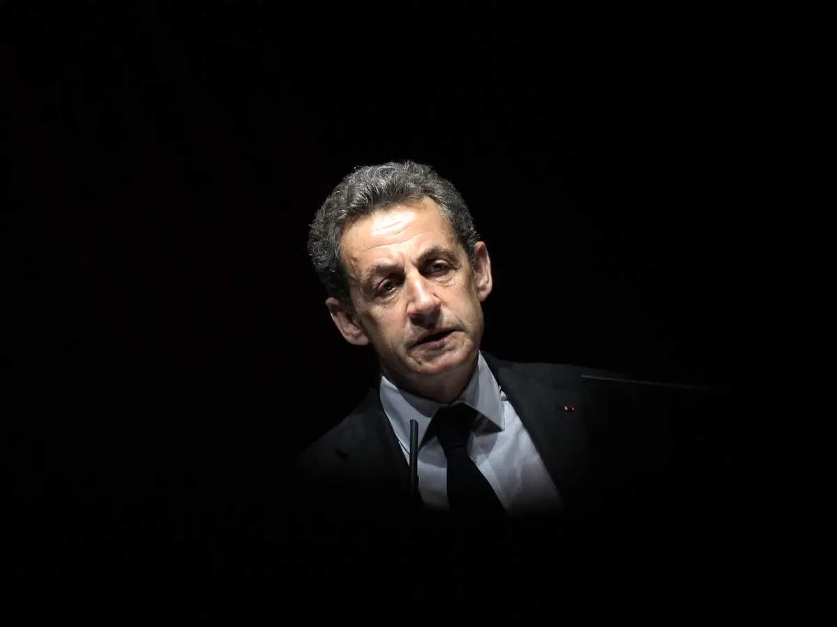 ضربه مهلک به کاخ الیزه: رئیس جمهور سابق فرانسه آزاد شد!