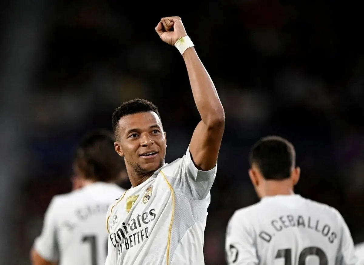 امباپه ۴۰۰ گله شد: "فقط شروع کردم! باید ۴۰۰ گل دیگر بزنم تا تاریخ‌ساز شوم"