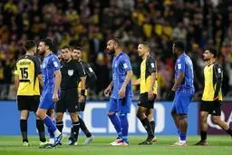 اکبری بمب ترکاند: مدیریت، مقصر اصلی فاجعه استقلال!/ درخواست عجیب برای ماندن ساپینتو!