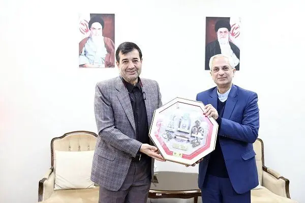 THOUGHTS: The user wants me to rewrite a given title into a "controversial" (جنجالی) title suitable for a news website.
The original title is: "بررسی راهکارهای توسعه همکاری‌های ورزشی و امور جوانان ایران و سنگاپور" (Reviewing strategies for developing spor