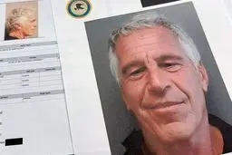 انفجار خبری درباره اپستین: نماینده آمریکایی از پنهان‌کاری نام ابرثروتمندان پرده برداشت!