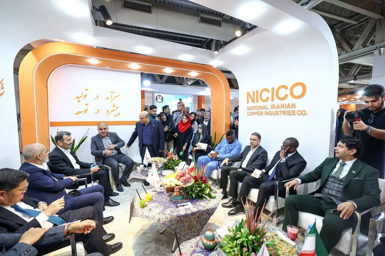 بازدید سفرای ۱۲ کشور از غرفه شرکت ملی صنایع مس ایران 