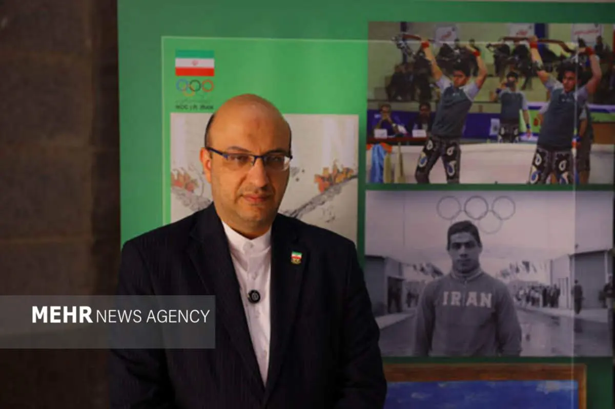 دبیرکل کمیته المپیک در میان سکوت سنگین مسابقات وزنه برداری! 