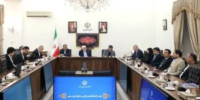در حال‌گذار از صنعت وابسته به ملی هستیم