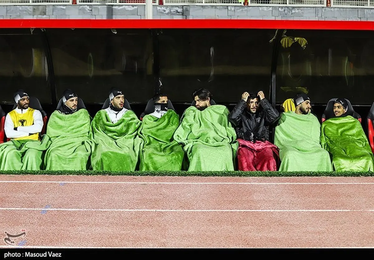 شوک بزرگ در تبریز: راز عجیب بازیکنان الدحیل برای غلبه بر سرمای وحشتناک برملا شد! جنون بی‌سابقه هواداران تراکتور!