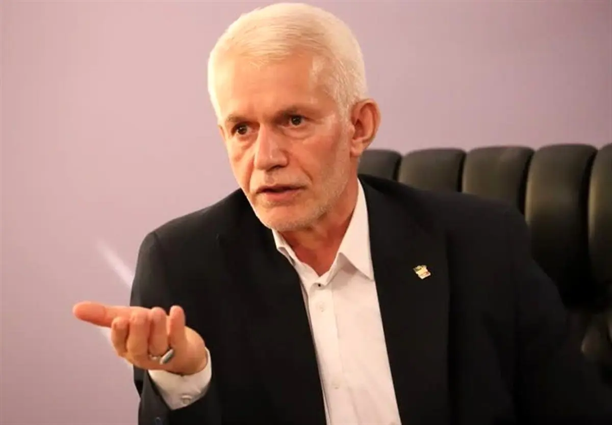 اسبقیان خط قرمز کشید: پولادگر در انتخابات تکواندو جایی ندارد!