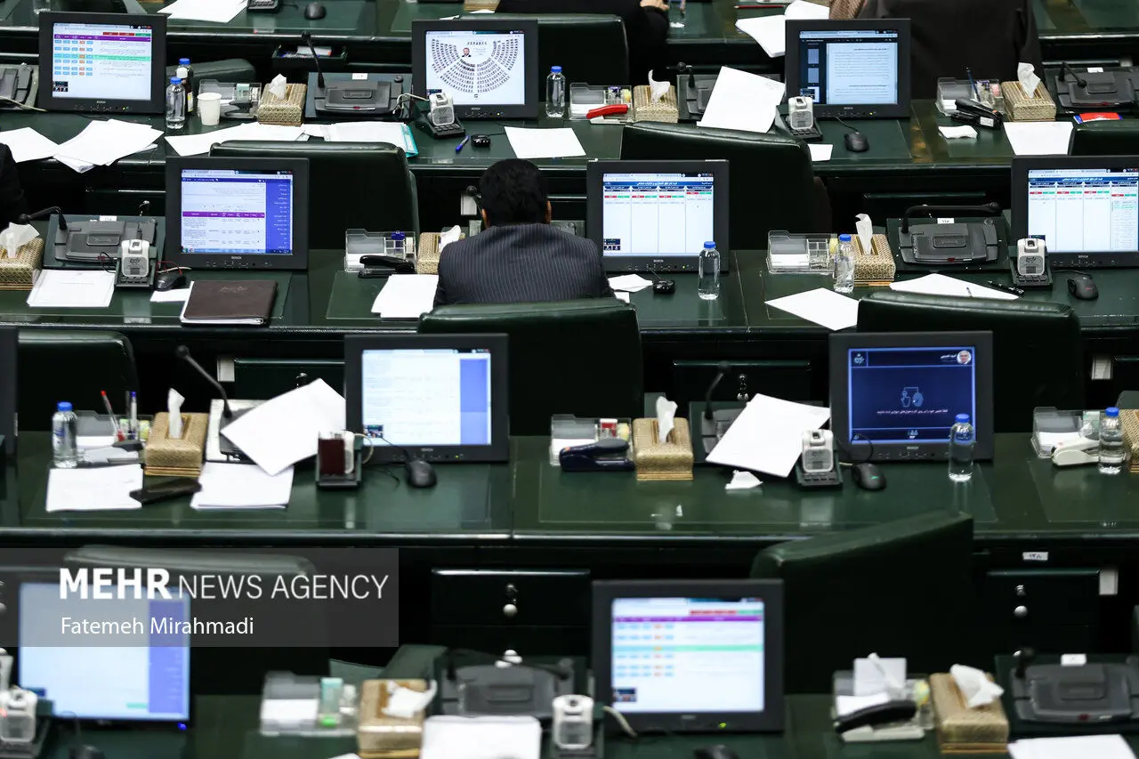 رسوایی در راه است؟ مجلس به دنبال افشای پشت پرده ۶ بانک دولتی و خصوصی!