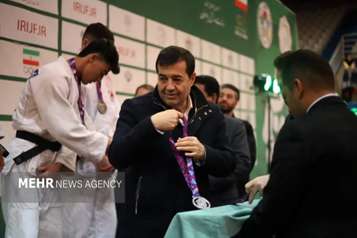 افشاگری تکان‌دهنده: وزیر ورزش در میان قهرمانان! مدال‌ها چه رازی دارند؟