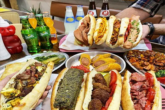منو یک رستوران در میان مردم سوژه شد