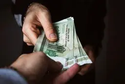 فوری: شوک بزرگ معیشتی در راه! ۷۰۰ هزار تومان ماهانه به حساب هر ایرانی، واریز چند ماهه حتی برای حذف‌شدگان از دی ماه!