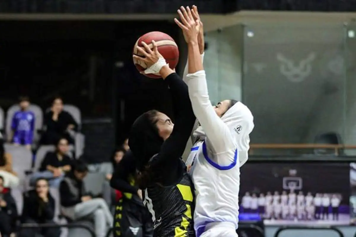 استقلال در حسرت بقا، قهرمان در اندیشه حفظ صدر جدول