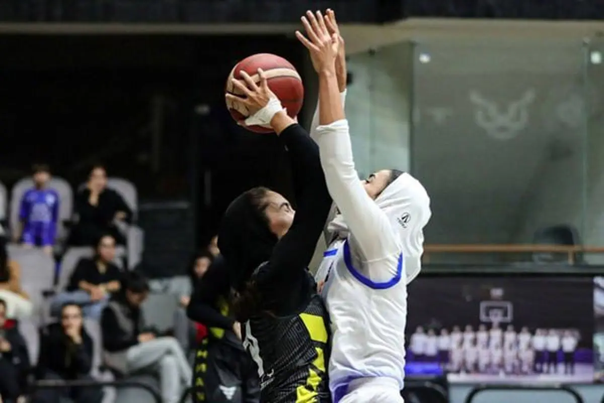 استقلال در حسرت بقا، قهرمان در اندیشه حفظ صدر جدول