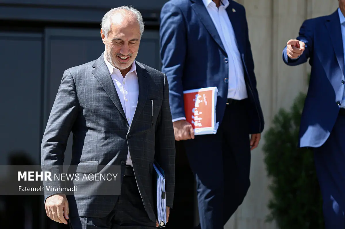 پورمحمدی جنجال به پا کرد: بودجه زیر تیغ مجلس است!