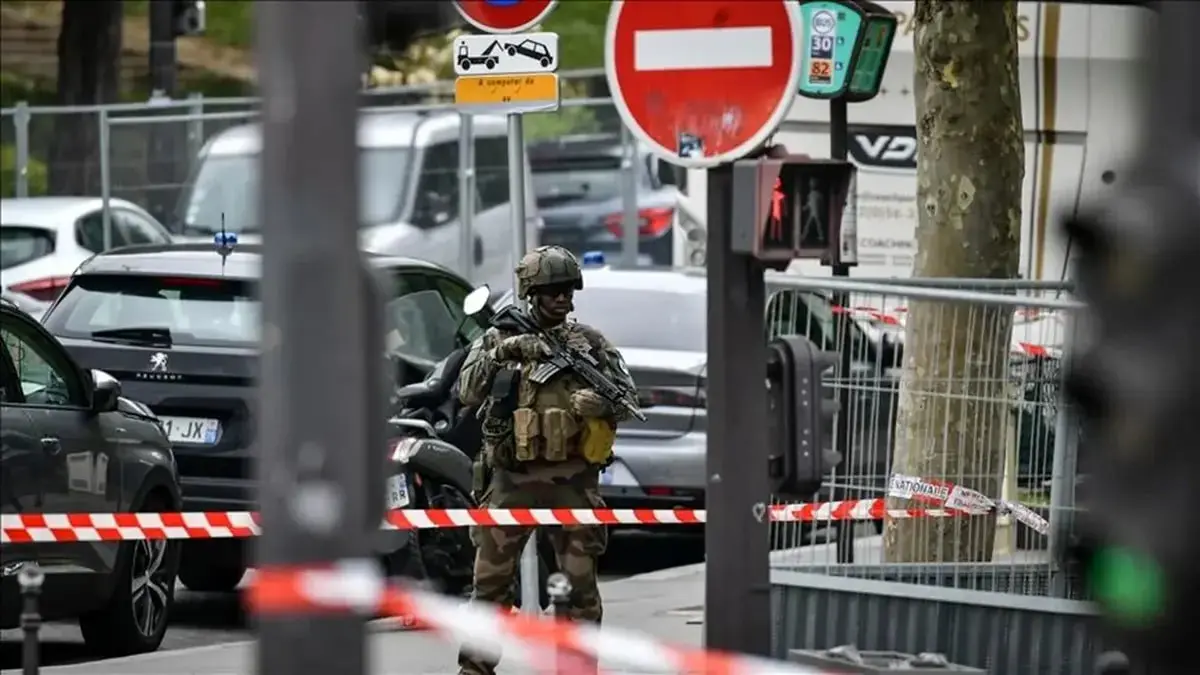 دیگر مترو هم امن نیست / حمله یک مرد با چاقو به زنان!