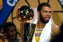 خشم NBA: ۱۰ انتقال تاریخ‌ساز که کمر تیم‌ها را شکست!