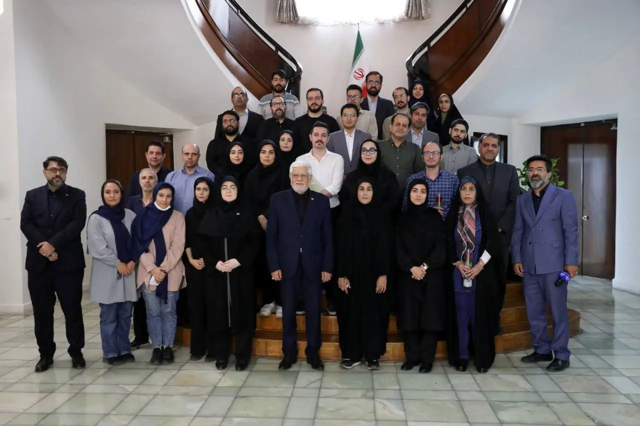اگر شرایط مناسب باشد می‌توان باعزت مذاکرات مستقیم انجام شود