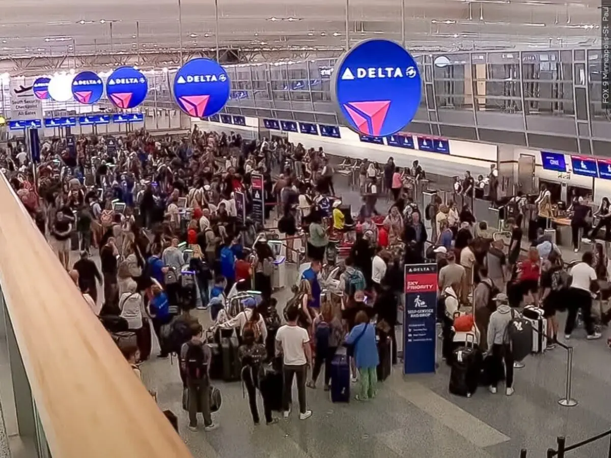 ترامپ دستور داد: پروازها در آمریکا ۱۰ درصد تعطیل می‌شود! 
