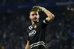 شوک بزرگ در لالیگا؛ اسپانیول برای دروازه‌بان بارسلونا «سپر انسانی» می‌شود!