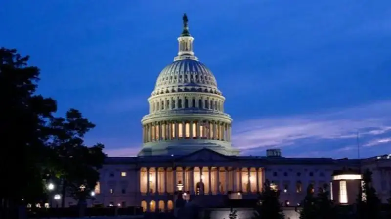 جنجال بزرگ در واشنگتن: سناتورها در آستانه پایان طولانی‌ترین تعطیلی دولت با بسته‌ای که تاریخ‌ساز می‌شود