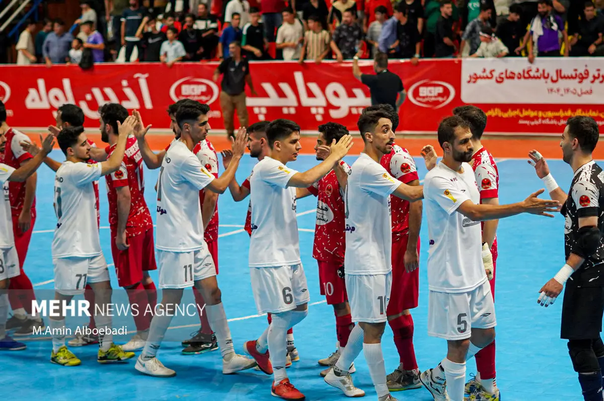 صدرنشین بلامنازع: قعرنشین هم جلوی گیتی پسند زانو زد!