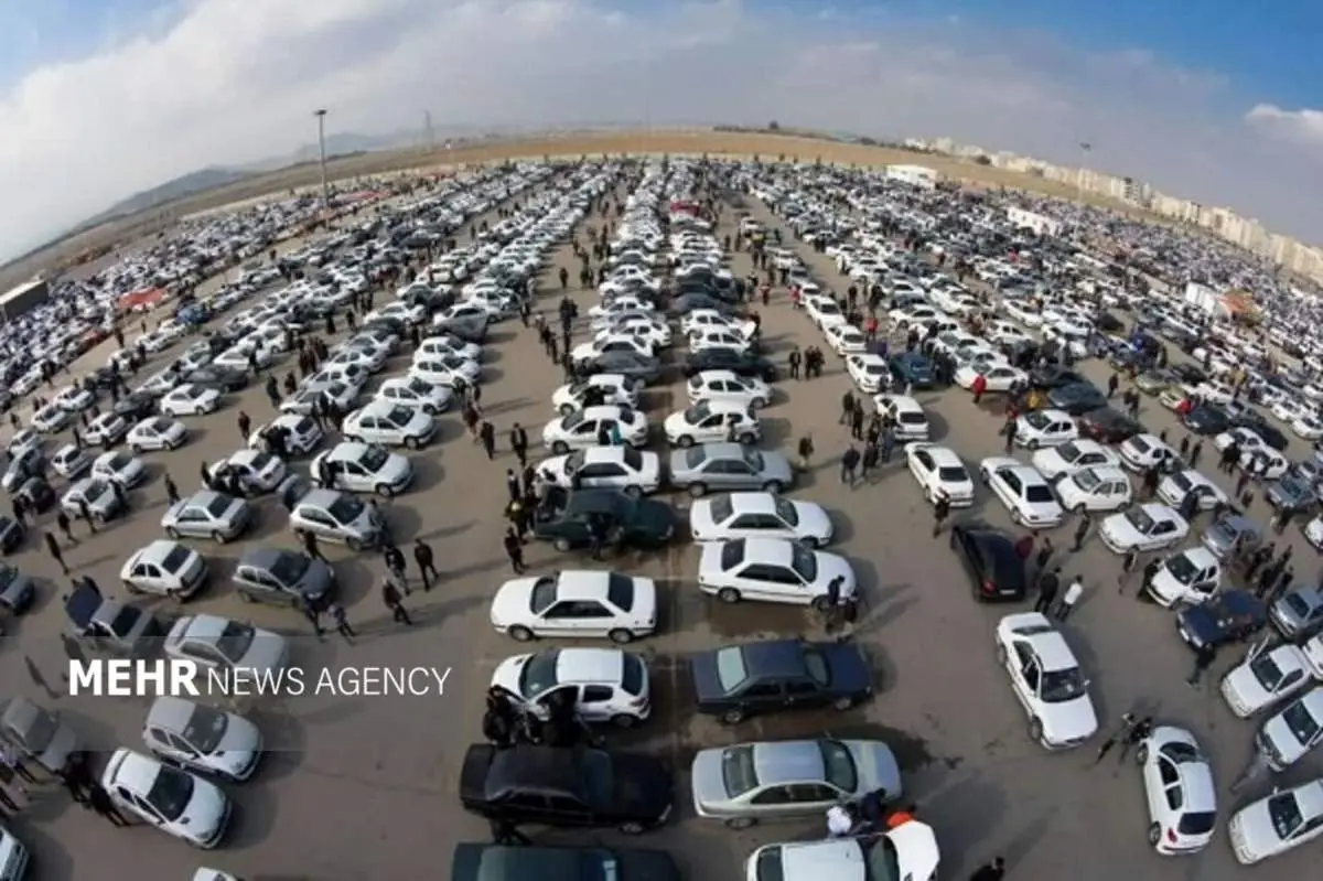 سونامی قیمت در بازار خودرو: مشتریان در انتظار انفجار قیمت‌ها!