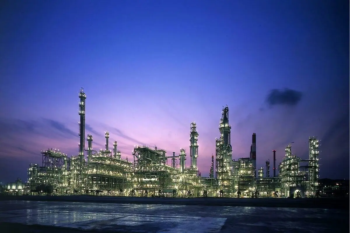 شوک به بازار قیر: وزارت نفت سهمیه را 'یخ' زد؛ آیا تولیدکنندگان فلج می‌شوند؟