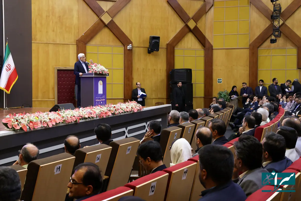 در حال‌گذار از صنعت وابسته به ملی هستیم