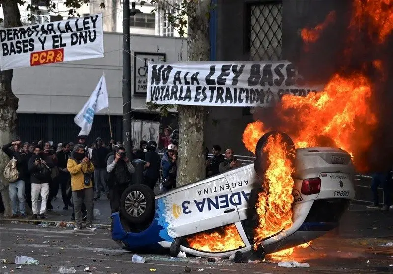 خشم آرژانتینی‌ها فوران کرد: رئیس‌جمهور در آستانه سقوط؟