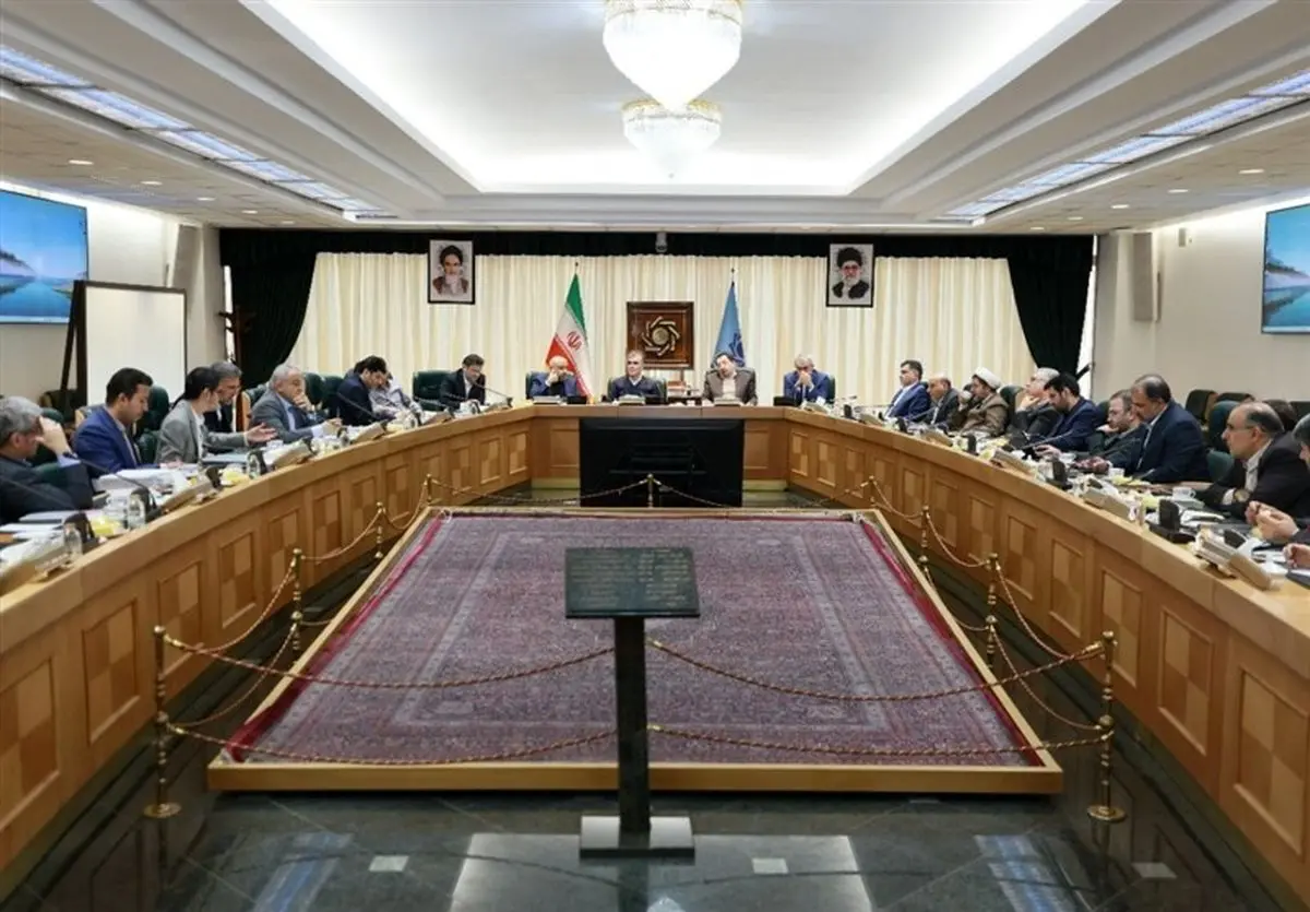 فوری: دولت برای مهار جنون ارز و نجات معیشت مردم به آب و آتش می‌زند؟