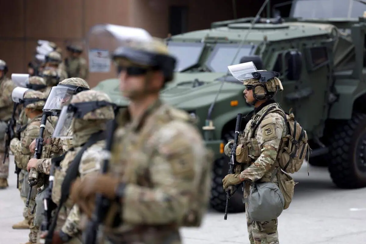 افشاگری bombshell: گارد ملی تا سال ۲۰۲۶ در پایتخت آمریکا میماند؛ چه کسانی پشت پرده هستند؟