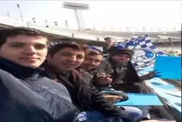 صابر کاظمی در میان هواداران استقلال در آزادی: شگفتی یا هشداری برای رقبای آبی‌پوش؟