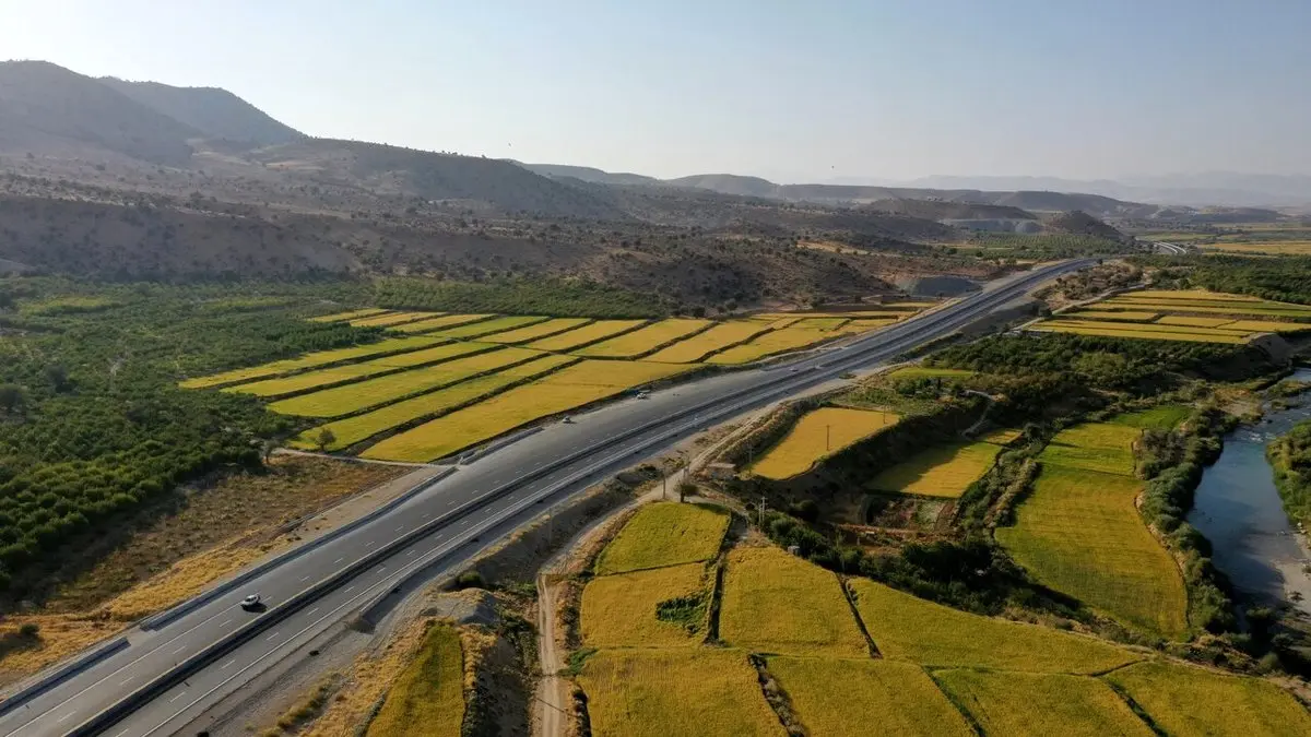 پشت پرده آزادراه شیراز-اصفهان: هوش مصنوعی رانندگان را چگونه می‌ترساند؟