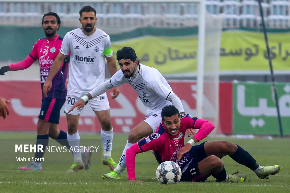 لیگ برتر: آلومینیوم و ملوان؛ چه کسی قربانی می‌شود؟