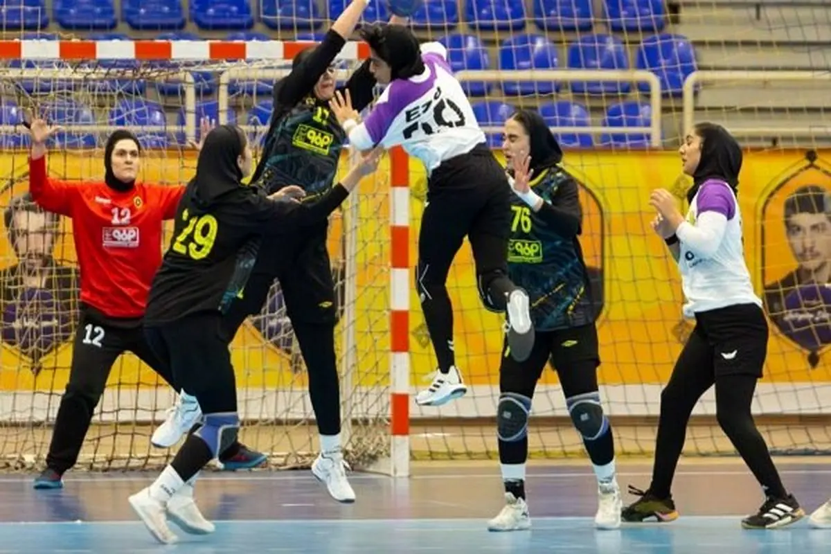 فاجعه برای آبی‌ها: هندبال استقلال در اصفهان فروپاشید!