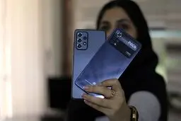 THOUGHT: The user wants me to rewrite a given title into a clickbait-style headline suitable for a news website.
The original title is: "قیمت گوشی امروز چهارشنبه ۸ بهمن ۱۴۰۴" (Phone price today, Wednesday, 8th Bahman 1404).
I need to make it more sensatio