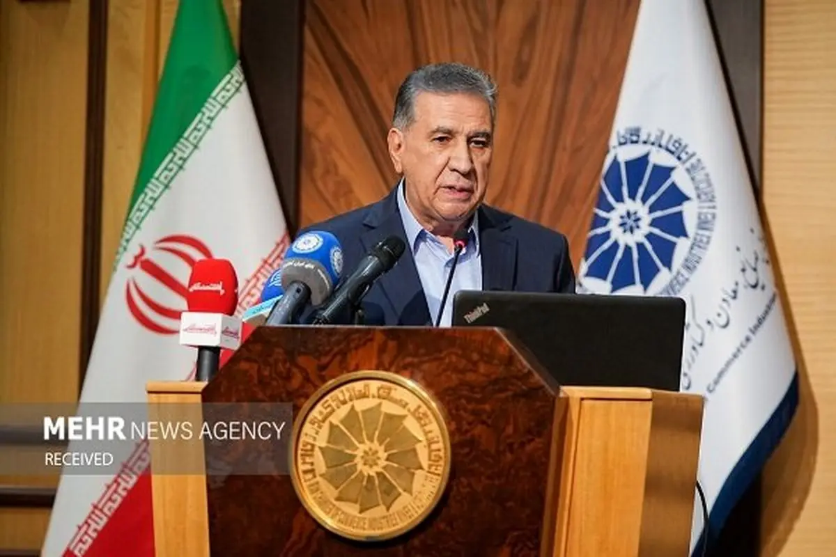 تعهد ۱۰ ماهه دولت برای رفع ابهام از کالای صادرکنندگان خوشنام؛ آیا صدای تولیدکنندگان شنیده می‌شود؟